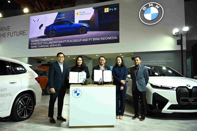 PLN Gandeng BMW, Setiap Pembelian Mobil Listrik dapat Fasilitas Home Charging Terintegrasi