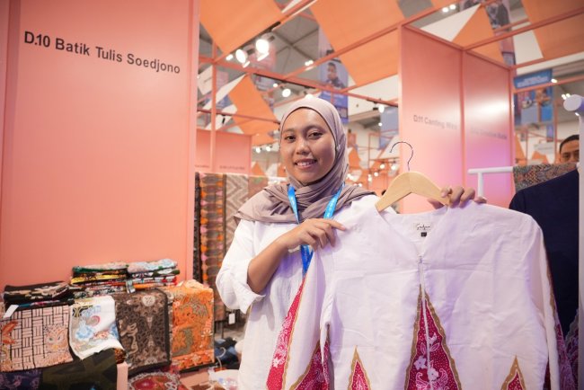 Berkat Pemberdayaan BRI, Pengusaha Batik Tulis Ini Bawa Warisan Budaya ke Pasar Global