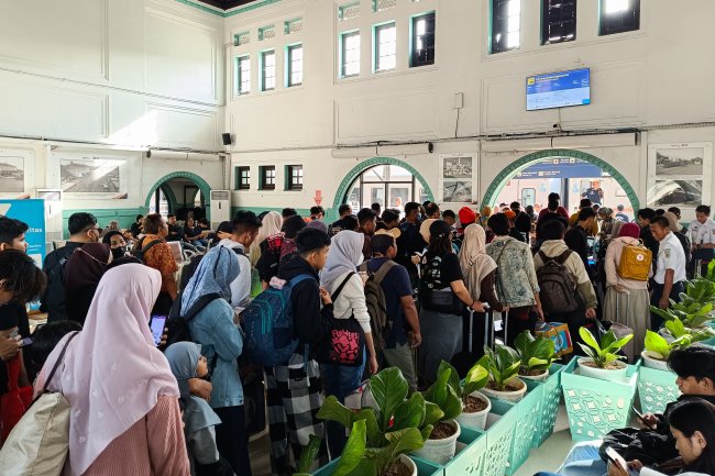 KAI Daop 1 Jakarta Jalankan 5 KA Tambahan pada Momen Libur Hari Raya Waisak dan Cuti Bersama KAI Daop 1 Jakarta Jalankan 5 KA Tambahan pada Momen Libur Hari Raya Waisak dan Cuti Bersama