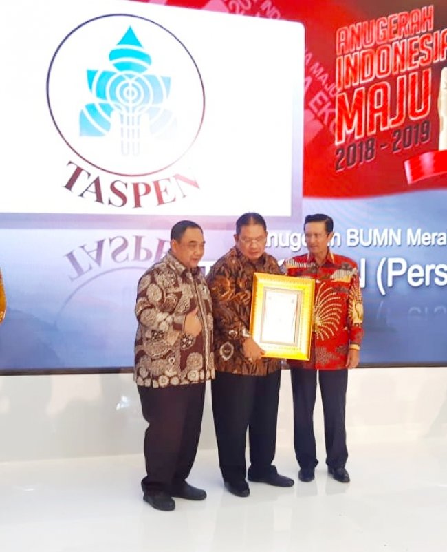 Taspen Raih Penghargaan BUMN Merah Putih dalam Anugerah Indonesia Maju 2018 - 2019