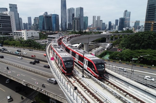 ‘Satu Tahun Melayani’ LRT Jabodebek Rayakan dengan Pameran Foto dan Turnamen Basket