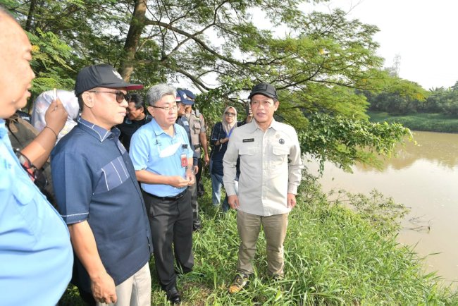 Dua Menteri Kabinet Merah Putih Monitoring Pencemaran Limbah Perusahaan di Sungai Ciujung Banten