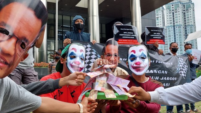 Aksi Joker Pimpin Aksi Demo Desak KPK Segera Lakukan Gelar Perkara dan Naikkan ke Penyidikan Kasus Formula E