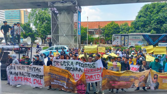 Aksi Demo di Kejagung, GMAK Minta Airlangga Segera Dijerat: Kejagung Jangan Masuk Angin!