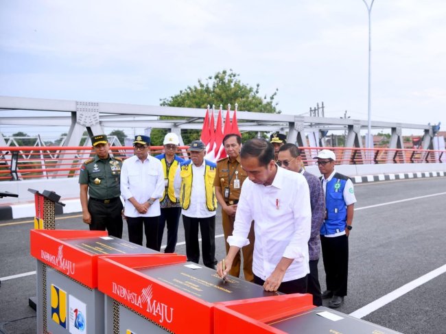 Jokowi Resmikan Enam Jembatan Baru di Lintas Utara Jawa