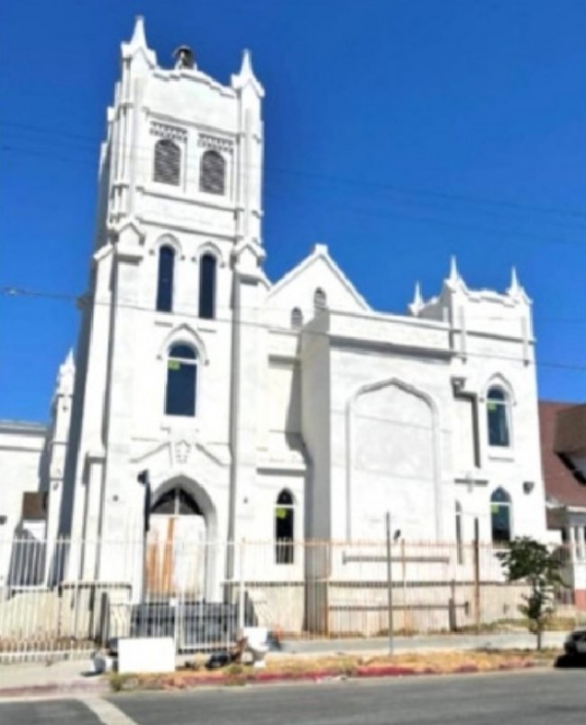 Dahlan Iskan: Gereja At Thohir