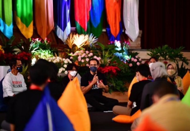 Kunjungi Tiga Lokasi, Ini Hasil Kunjungan Kerja Mendikbudristek ke Bandung
