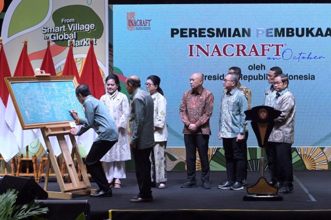 Jokowi Buka Pameran Inacraft on October 2023