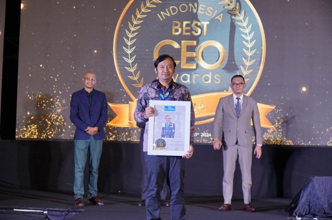 Direktur Utama Jasa Marga Raih Penghargaan Indonesia Best 50 CEO 2024