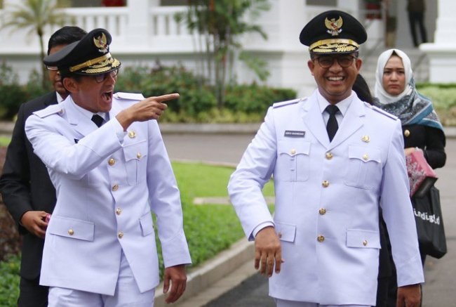Enam Tokoh Jakarta Penjaga Anies-Sandi