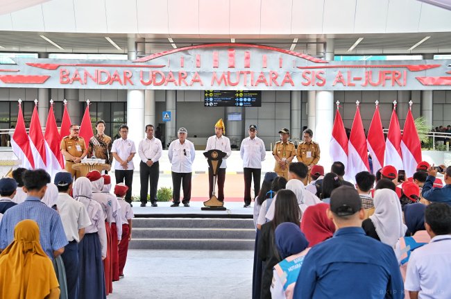 Jokowi Resmikan 4 Bandara di Sulawesi