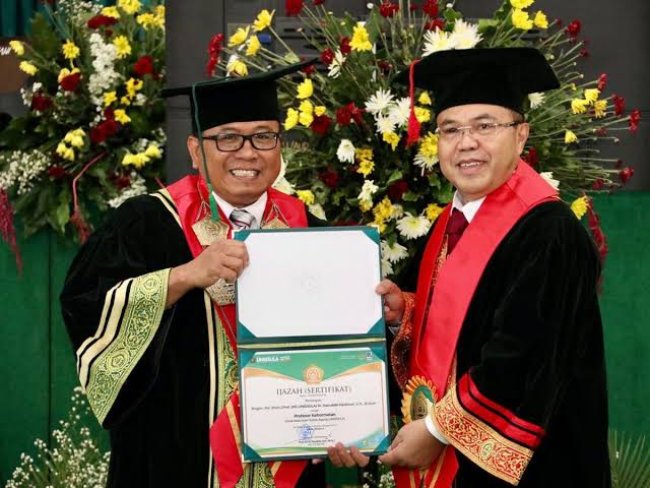 Stafsus Mendagri Hoiruddin Hasibuan Dikukuhkan Jadi Guru Besar Bidang Ilmu Hukum