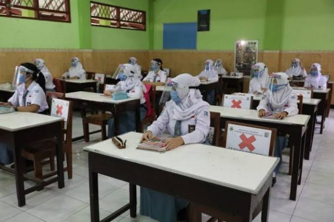 SKB 4 Menteri: Kesehatan dan Keselamatan Warga Sekolah jadi Prioritas Utama