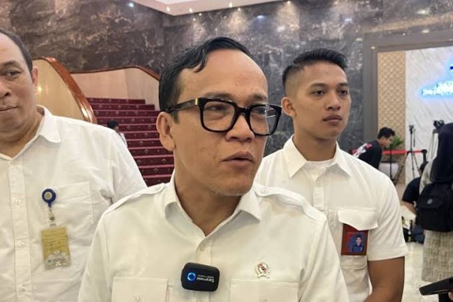 Luruskan Pernyataan Kalau Perlu Jangan Balik Lagi, Wamenaker Malah Bilang Begini