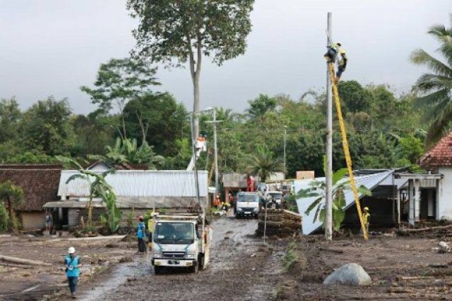 134 Gardu Distribusi Beroperasi Kembali, PLN Pulihkan Seluruh Jaringan Listrik di Lumajang