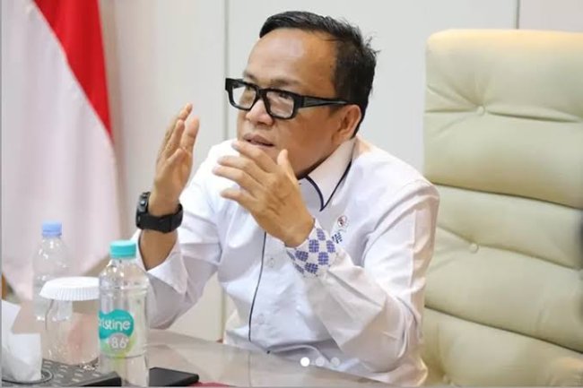 Wamenaker Tanggapi #KaburAjaDulu Sambil Cengengesan: Kalau Perlu Jangan Balik Lagi