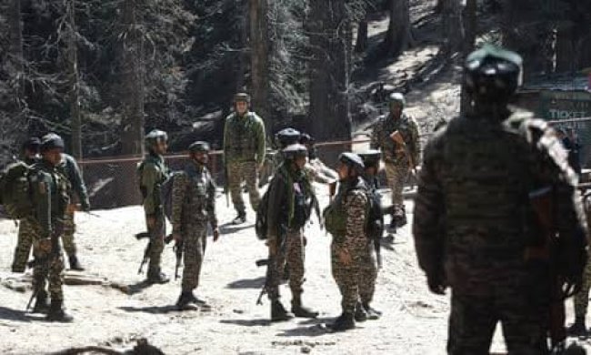 Turis di Kashmir Dibantai Kelompok Orang Bersenjata, 26 Tewas!