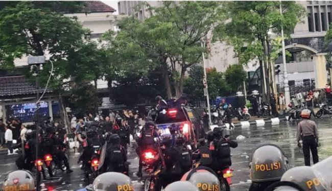 Diduga Disusupi Kelompok Anarko, Sejumlah Orang Ditahan Buntut Ricuh Aksi Buruh di Semarang