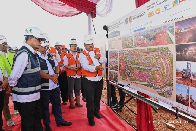 Menhub Tinjau Proving Ground Bekasi, Target Soft Launching September 2024