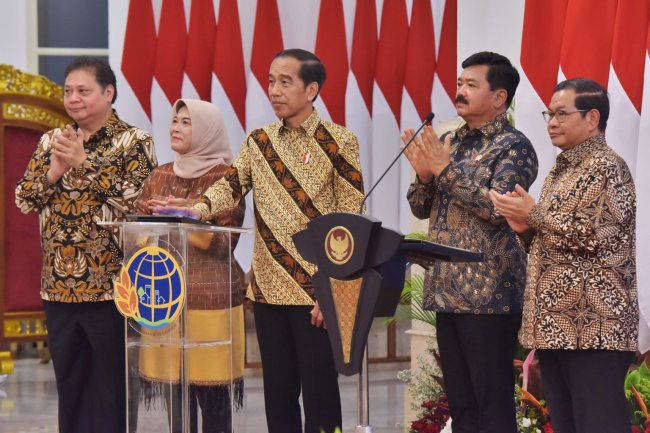 Presiden Jokowi Luncurkan dan Serahkan Sertifikat Tanah Elektronik
