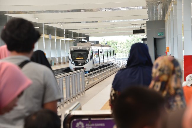 Wujud Indonesia Sentris, Kemenhub Bangun LRT Pertama di Sumatera dan KA Pertama di Sulawesi