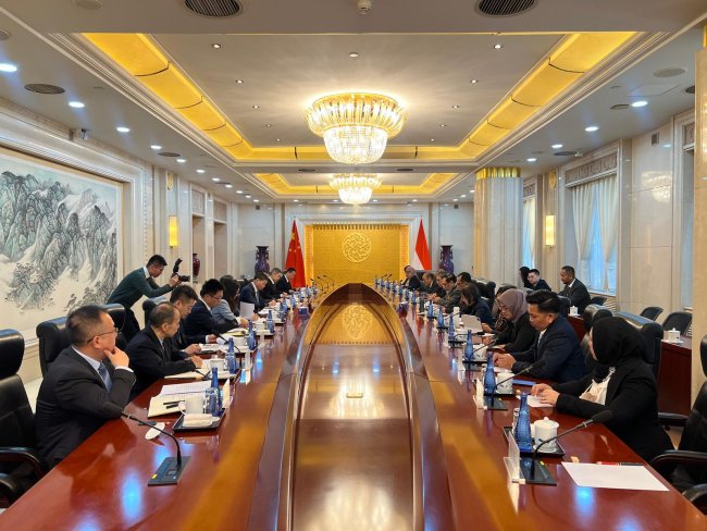 Menhub Bahas Peningkatan Kerja Sama Bilateral dengan Menteri Transportasi Tiongkok