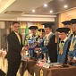 Mantan Wagub Banten Andika Hazrumy Raih Gelar Doktor Ilmu Sosial dengan Predikat Cumlaude