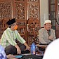 Siap Laksanakan Salat Jumat, IK-DMI Bagi Alat Pengukur Suhu Tubuh Ke Masjid