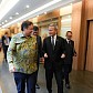 Kerja Sama Terus Berlanjut, Menko Airlangga Bahas Isu Strategis dengan Menteri Luar Negeri Singapura